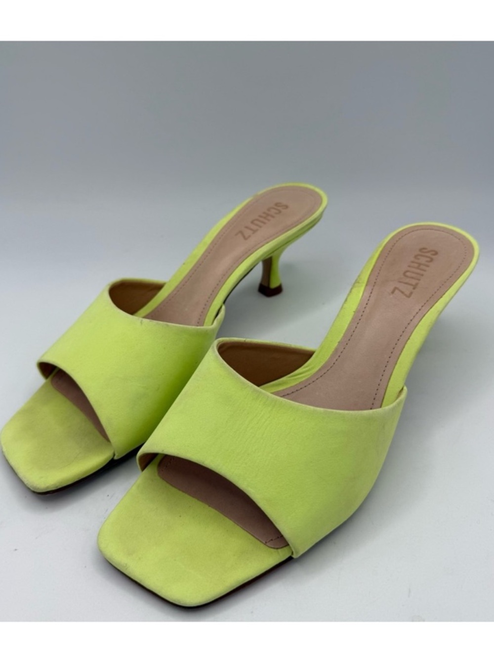 SCHUTZ
Dethalia Slide Sandals Lime Green Size 8.5